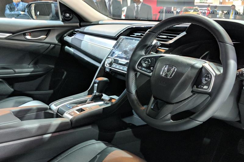 2018 Honda Civic interiors: Premium, neat and sporty. Honda Civic is heading to India after years and is certainly one of the most exciting debuts from Auto Expo 2018.