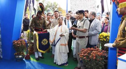 West Bengal CM Mamata Banerjee demands the Centre to scrap the FRDI bill