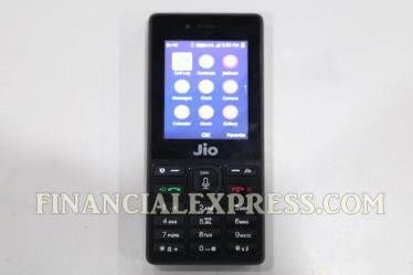 The exciting offer By Reliance Jio, the 'Jio Football Offer' which gives Rs. 2200 cashback can also be availed with these handsets as well.