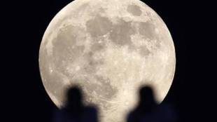 Moon, 4G network, Vadafone, 4G cell phone, SpaceX Falcon, Ultra Compact Network