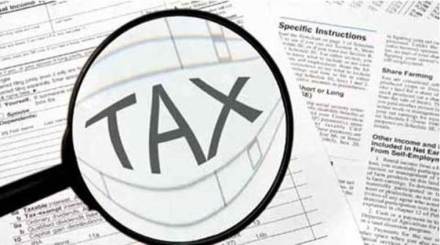 Budget 2018: Jaitley, in his Budget 2018 speech, announced a 10% tax on long-term capital gains for all investors, including foreign institutions, on gains above Rs 1 lakh en-cashed after a year from the date of investment. Budget 2018: Jaitley, in his Budget 2018 speech, announced a 10% tax on long-term capital gains for all investors, including foreign institutions, on gains above Rs 1 lakh en-cashed after a year from the date of investment.