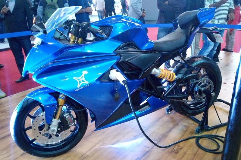 Emflux One is undoubtedly one of the most exciting electric bikes at Auto Expo 2018. The motorcycle will be launched in India in April 2019. The new Emflux One is limited to just 199 units for India and other units will be made for exports. The company has revealed the price of the Emflux One and it will come out to be close to Rs 6 lakh (on-road). The company has almost finalised the final production model except for a few finishing touch ups. The company also has plans to launch Model Two, a naked electric bike after Emflux One.