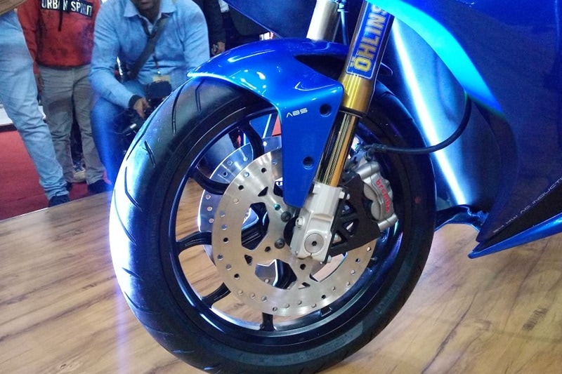 The braking duties on the new Emflux One electric superbike are taken care of with the help of twin disc brakes up front along with a single disc brake at the rear. The Breambo units ensure that the motorcycle's braking performance is at par with high performance bikes. A dual channel ABS is offered with the motorcycle as standard.