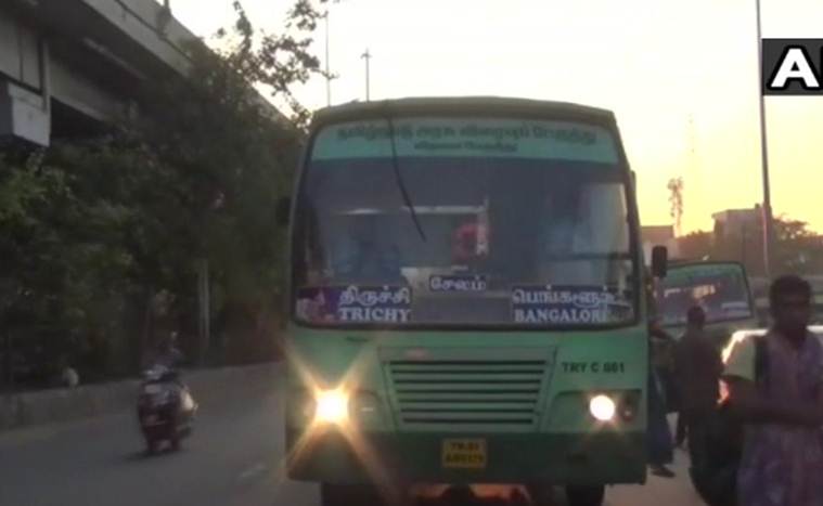 kolkata, kolkata bus accident, chingrighata bus accident, em bypass bus accident, youths crushed by speeding bus in kolkata, lathicharge kolkata police, sujit bose, kolkata news kolkata, kolkata bus accident, chingrighata bus accident, em bypass bus accident, youths crushed by speeding bus in kolkata, lathicharge kolkata police, sujit bose, kolkata news