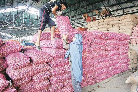 onion wholesale market, India's largest onion wholesale market, online wholesale market, APMC, National Agriculture Market, eNAM