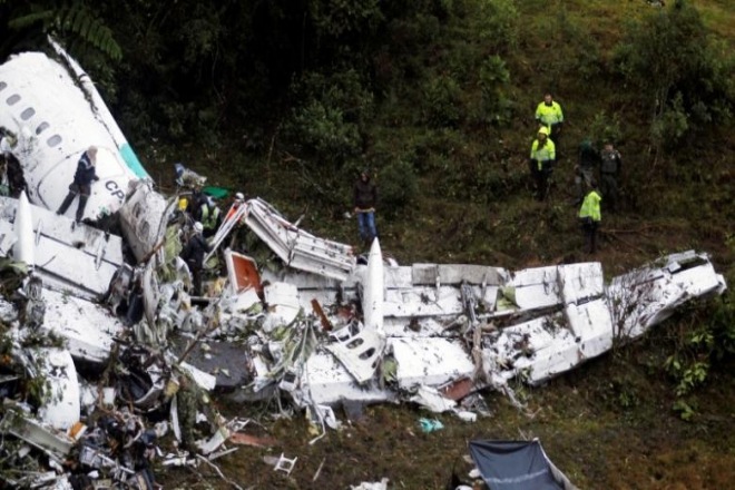 iran, iran plane crash, iran lane tragedy, depris of iraniian plane, iran plane crash tragedy