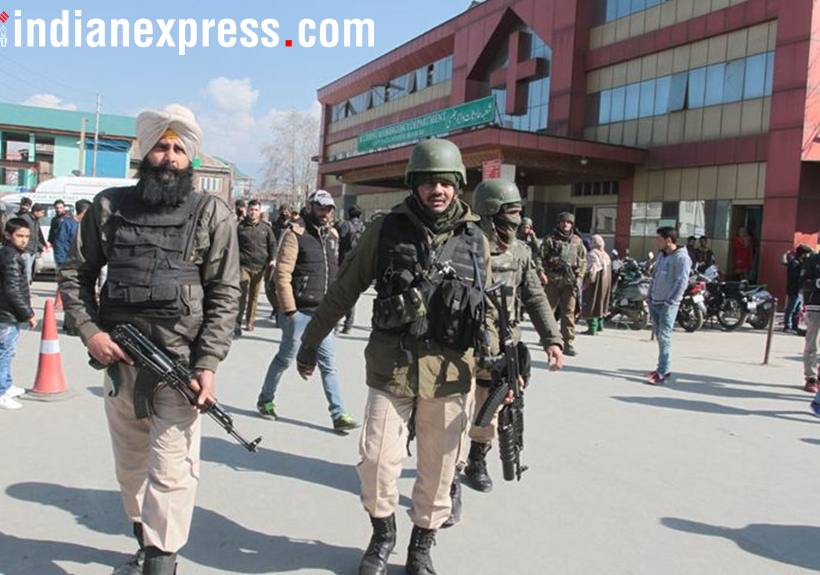 jammu traffic, Jammu-Srinagar highway, Jammu-Srinagar highway traffic, Jammu-Srinagar highway closed, Jammu-Srinagar trafic,