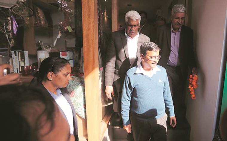 Delhi Police, delhi CM Arvind Kejriwal, chief secretary controversy, delhi crisis, political crisis in delhi Delhi Police, delhi CM Arvind Kejriwal, chief secretary controversy, delhi crisis, political crisis in delhi