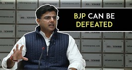 The lady here believes that there is no such thing as helmets and helmets are good for nothing. You will find many such examples on roads who take live for granted. Also, there are numerous who wear helmet just to avoid the penalties imposed by the Police. The pillion rider here seems more sensible than the lady. (Image Credit: i.ytimg.com)