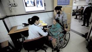 Express Healthcare, Bayer Zydus, Viveka Roychowdhury, Manoj Saxena, gynaecological therapies, Fortis Group of Hospitals, Lilavati Hospital