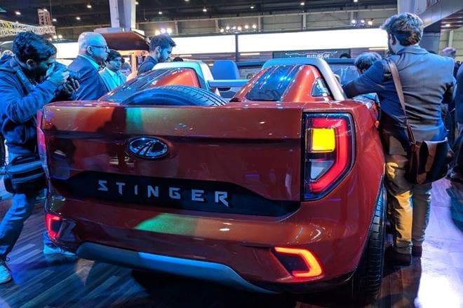 The interiors of the Mahindra TUV Stringer Concept is premium and luxurious. It features a unique steering wheel with mounted controls and looks very hightech. Also on showcase at Auto Expo 2018 are a range of new EVs