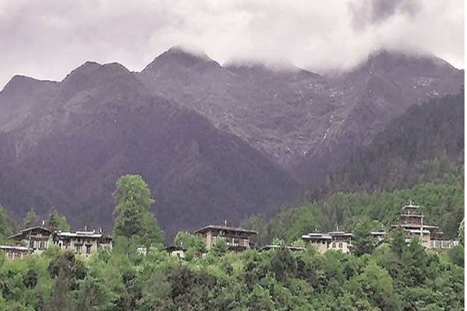 samdrup, bhutan, friends, tourist town bhutan, bhutan tourism