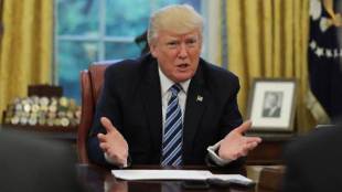 President Donald Trump, Donald Trump, Florida hospital, Melania Trump, Marjory Stoneman Douglas High School, Parkland