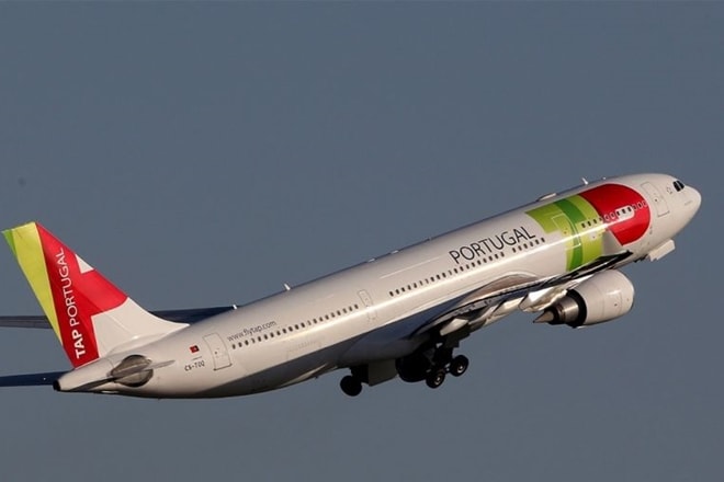 drunken pilot, stranded passengers, Germany, drunken co-pilot, 