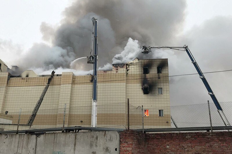 russia fire, russia mall fire, russia shopping mall fire, siberia fire, kemerovo russia, kemerovo, russia shopping centre fire, russia fire, russia mall, fire in russia, siberia russia, russia news