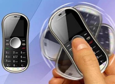 Small feature phones have been around for a while, but after the worldwide trend toy - fidget spinner, it was the matter of time when someone would combine the two to make one of a kind novelty product.