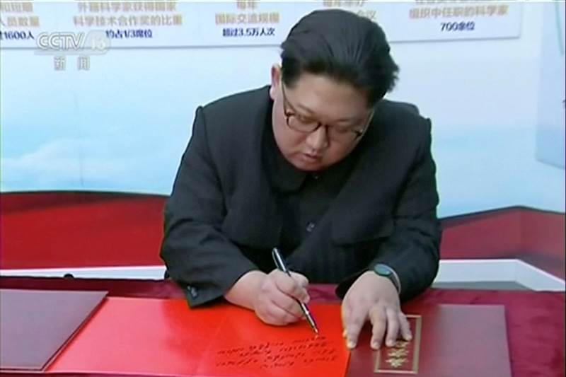 kim jong un, n korea kim jong un, kim, kim jong wife, kim jong un china, kim jong un in china, xi jinping, china, kim jong train, kim jong un train