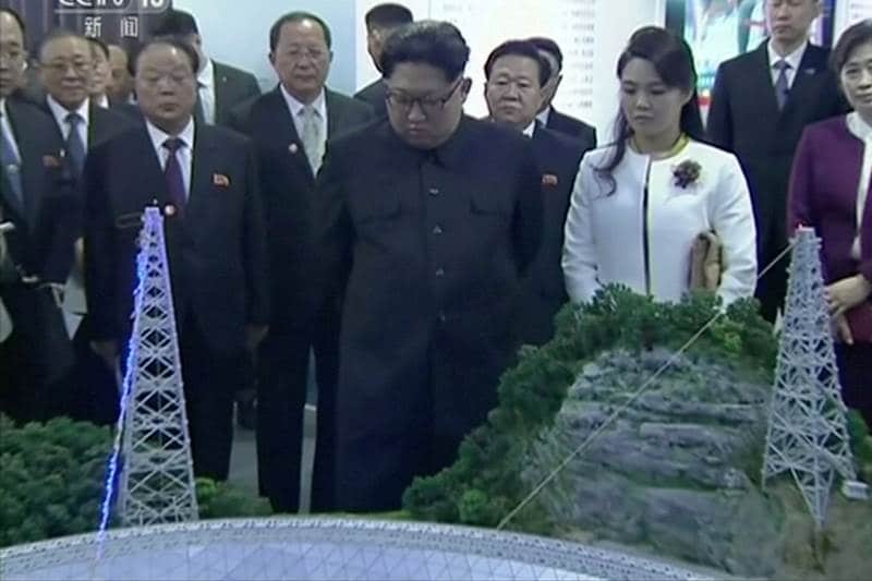 kim jong un, n korea kim jong un, kim, kim jong wife, kim jong un china, kim jong un in china, xi jinping, china, kim jong train, kim jong un train