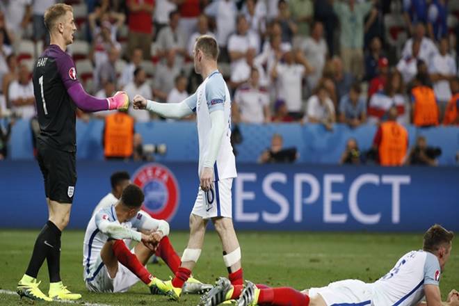 Stephen Hawking, Stephen Hawking passes away, when Stephen Hawking helped england, england fifa world cup, fifa world cup 2014, steven gerrard, fifa wc, england football team, sports news