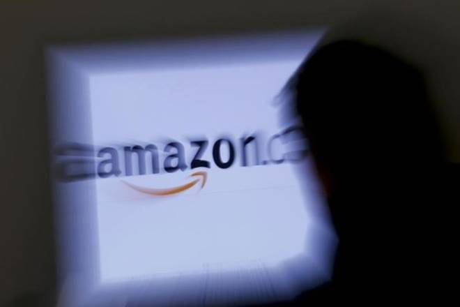 Donald Trump, Amazon, Axios, Axios report, US President, White House,  Sarah Sanders