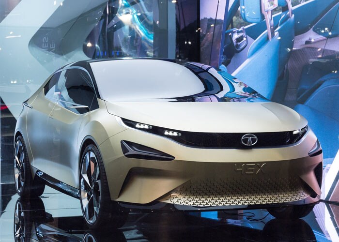 The next launch out of the Tata Concept bags at the Auto Expo 2018, that followed the H5Xs showcase was the severely futuristic 45X hatchback. Although the car was only visible through a glass-case, The 45X represents the Future of Tata’s Impact 2.0 Design Philosophy. Which is showcased in the 45X slim lights up fronts as well as the well-defined signature Humanity line that separates the lights from the grille.However, Tata has maintained the tight lip treatment when it comes to the 45X with even the interiors not being privy to the public eye.