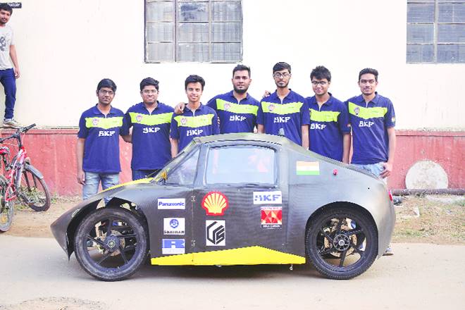 Team BITS from BITS, Pilani, with their prototype called Daksh.