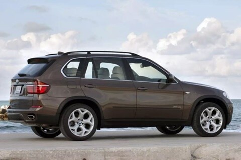 BMW X5 chops a man’s finger with self-closing door. Man sues BMW in turn: More here
