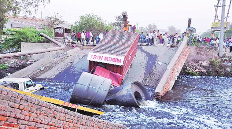 miami, miami bridge collapse, us, bridge collapse in miami
