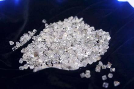 Diamond, Diamond pricing, diamond water paradox, gems, traditional gems