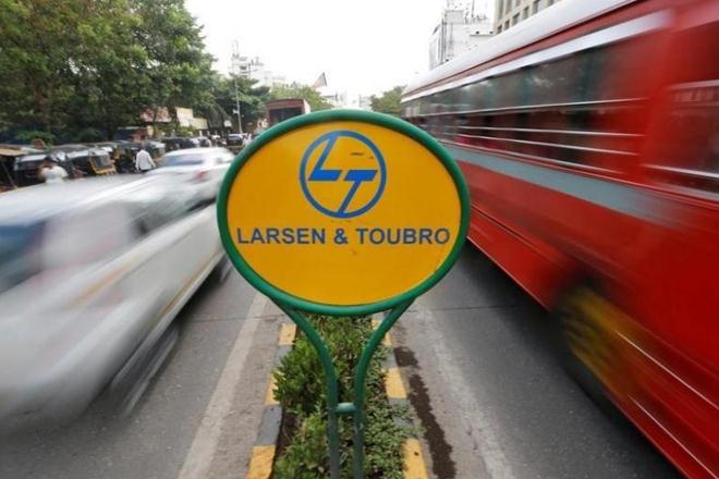 Narendra Modi, Larsen & Toubro, AFCONS Infrastructure, Shapoorji Pallonji Group, Devendra Fadnavis