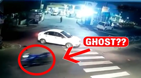 TVS Apache without a rider in Kolkata