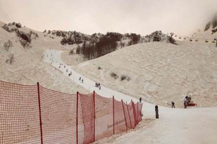 orange snow, sahara desert, snow, snowfall, europe snowfall, europe snow, mars