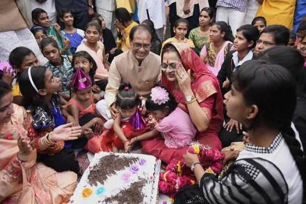 Shivraj Singh Chouhan, Madhya Pradesh Chief Minister, 12000 for childbirth for poor in MP, bjp, Sewa Divas, narendra modi