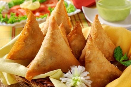 samosa, leicester, national samosa week, british city leicester, samosa week, samosa week britain, what is samosa, leicester curry awards, chicken tikka masala