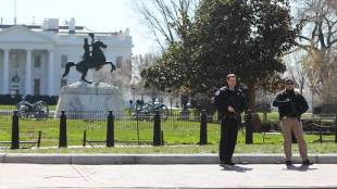 White House, Man shoots outside white house, trump, Donald Trump 