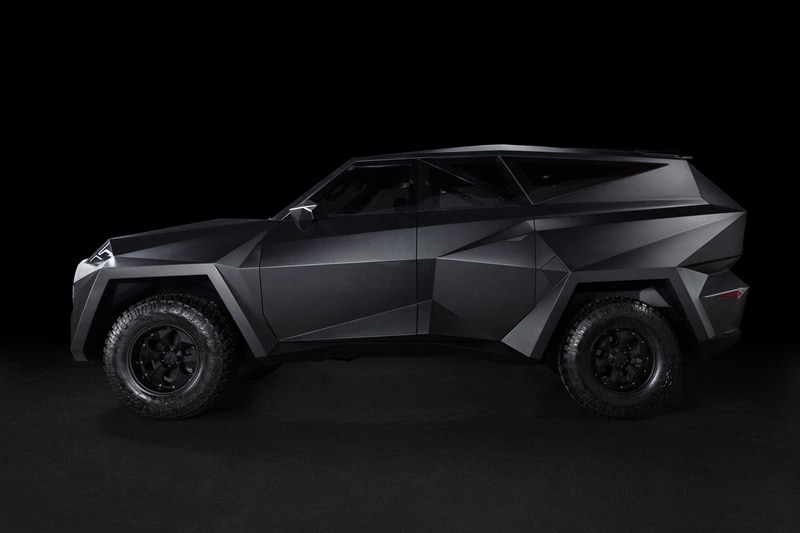 The design of the Karlmann King is quite offbeat and has a lot going on all body panels with a lot of lines. Seriously, there are a lot! Karlmann has told Topgear UK that 1800 people were involved in the King's design. Perhaps, there's one line from each one of them!