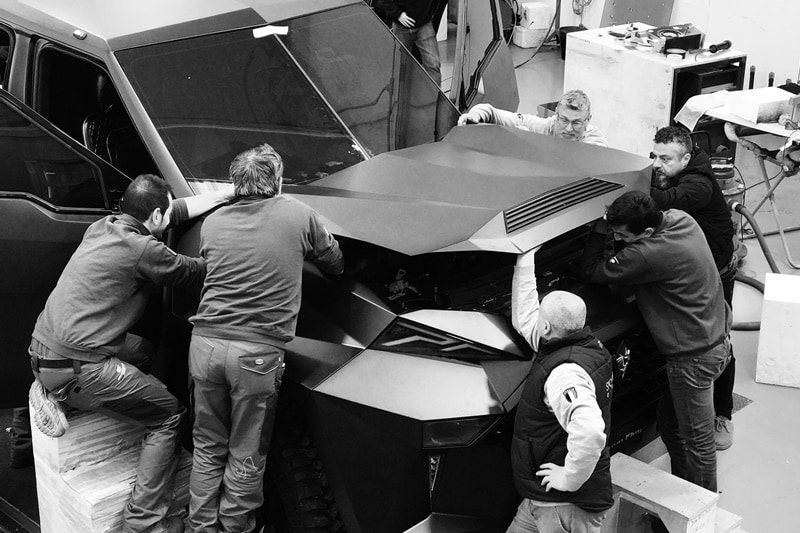 Karlmann King is powered by a 6.8-litre V10 that makes 395 hp, which isn't exactly a monstrous power figure and on top of that, it has to pull a 4.5-tonne truck (six tonnes with bulletproofing). So, do not be expecting much on the performance front. The top speed apparently is 139 km/h!