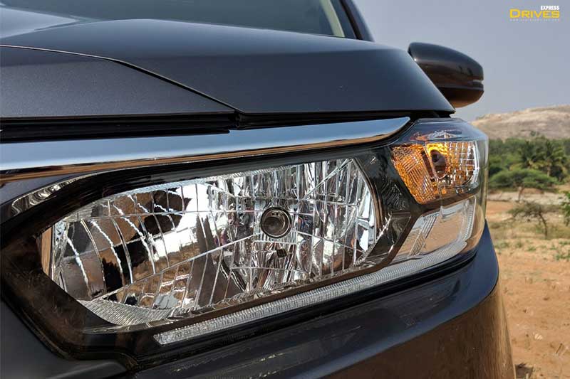 One of the most prominent design changes can be seen at the front where one can see a flatter nose now with thick chrome grille. The headlamp design has also changed and there are now LED DRLs (Daytime Running Lights). 