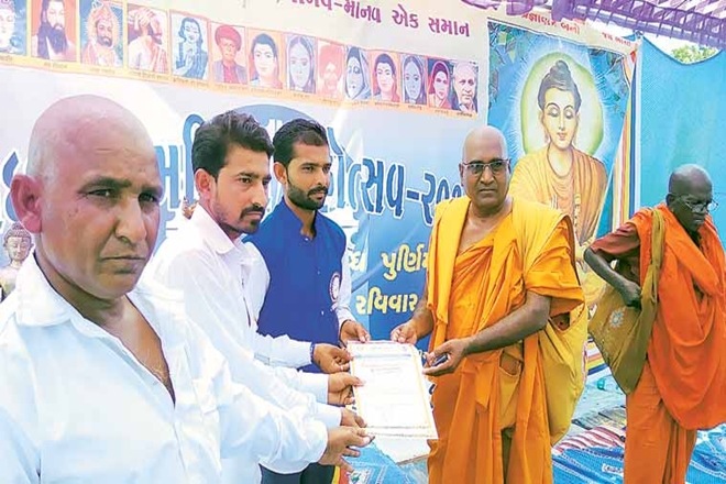 dalits, Una, Buddhism, BJP Dalit MLA, Pradip Parmar, Hindu gods, Mota Samadhiyala village, Girl Somnath, Gujarat, Dalits assault, Una incident, cow vigilantes