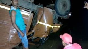 madhya pradesh, accident, truck accident, car accident, jeep accident, jeep truck collision, Agra Mumbai national highway, Guna, Rajgarh