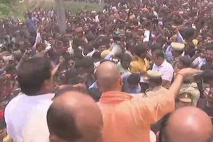 Kushinagar accident, Yogi Adityanath, van train accident, van railway accident kushinagar, kushinagar accident adityanath, adityanath kushinagar accident