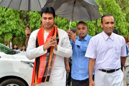 biplab deb, biplab deb comments, jobs in tripura, mudra scheme, modi government, biplab deb on youth jobs,diana hayden, aishwarya rai, internet in mahabharata, satellite, Biplab Deb comments on internet in mahabharata, mahabharat, Tripura CM, Biplab Deb Mahabharat comments