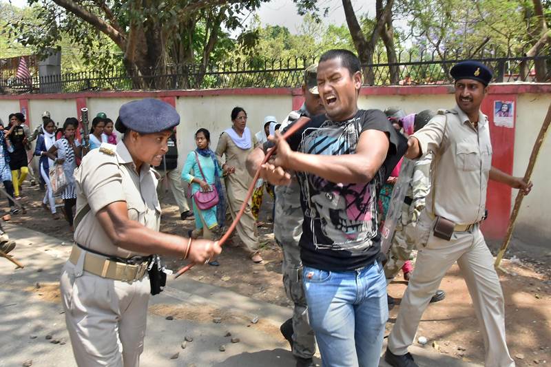 bharat band, bharat bandh, sc st act, bharat bandh 2018, radhika reddy, bharat bandh today, sc st bharat bandh, sc/st act, bharat band faridabad, bharat band gurgaon, why dalits are protesting, supreme court order on sc st, sc order on sc st, latest update on bharat bandh, bharat bandh ahmedabad, bharat bandh news, dalit news, dalit protest, dalit ahmedabad, dalit andolan, sc st news, sc act in hindi, sc st bandh, what is sc st act
