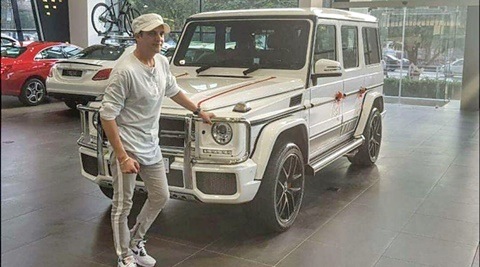 Jimmy Shergill takes delivery of his 560 hp Mercedes-Benz G63 AMG that costs over Rs 2.14 crore!