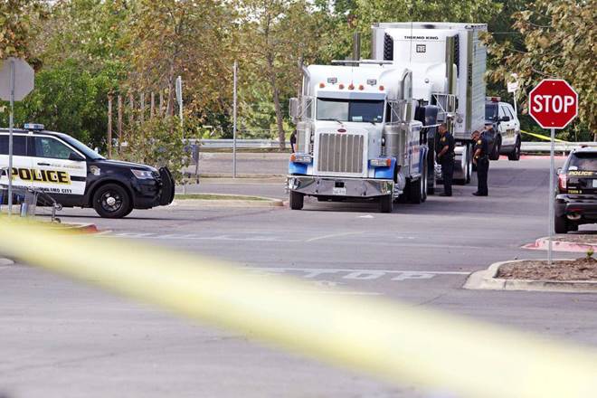 Toronto, Toronto pedestrians, truck kills pedestrians, pedestrians killed, world news