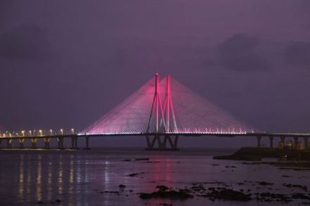 Traffic on Mumbai's Bandra-Worli sea link fell 13% in 2017-18, the first fall in five years, with the average daily number of vehicles that used the road at 32,312.