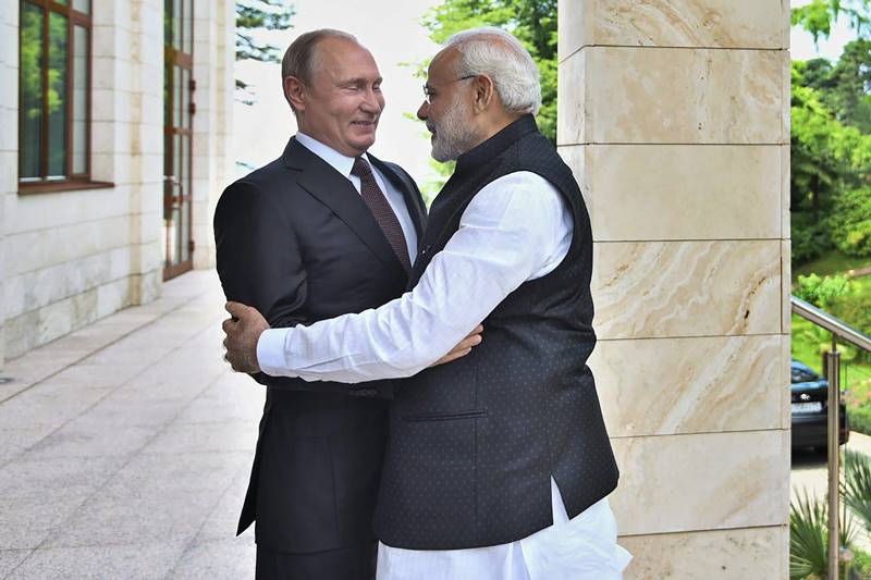 modi in russia, putin modi, modi putin, pm Narendra Modi, russia, russia president vladimir putin, vladimir putin, informal summit, modi meets putin