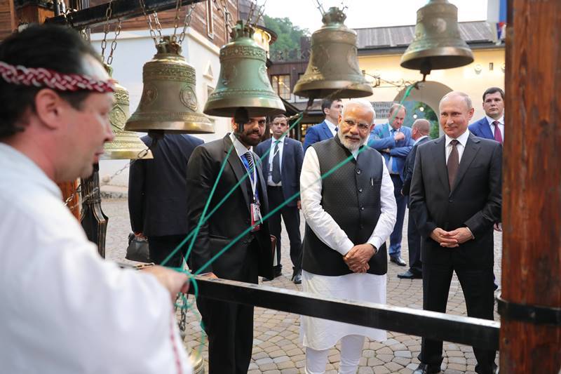 modi in russia, putin modi, modi putin, pm Narendra Modi, russia, russia president vladimir putin, vladimir putin, informal summit, modi meets putin