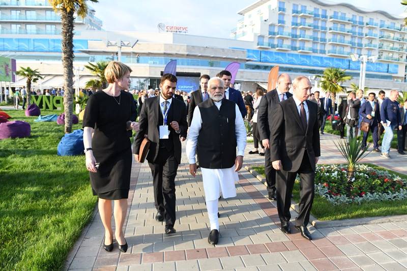 modi in russia, putin modi, modi putin, pm Narendra Modi, russia, russia president vladimir putin, vladimir putin, informal summit, modi meets putin