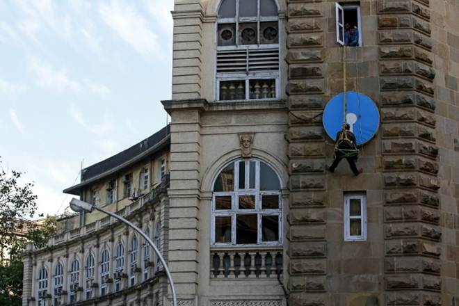SBI Q4 Results 2018: Bank reports biggest ever quarterly loss at Rs 7,718 crore, but shares rally 6% SBI Q4 Results 2018: Bank reports biggest ever quarterly loss at Rs 7,718 crore, but shares rally 6%